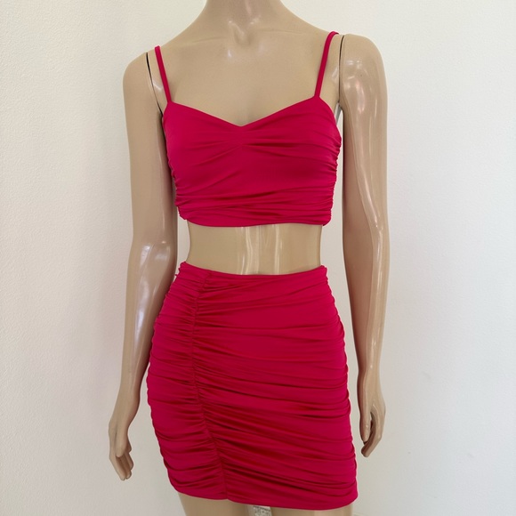 Check the video top skirt set used - Picture 4 of 7